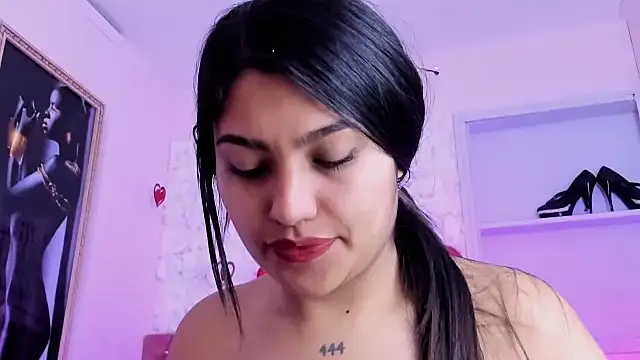 SarahStones online show from September 20, 10:13 am