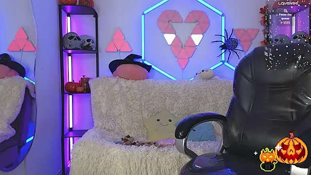 littlevixen18 online show from October 16, 2:41 pm