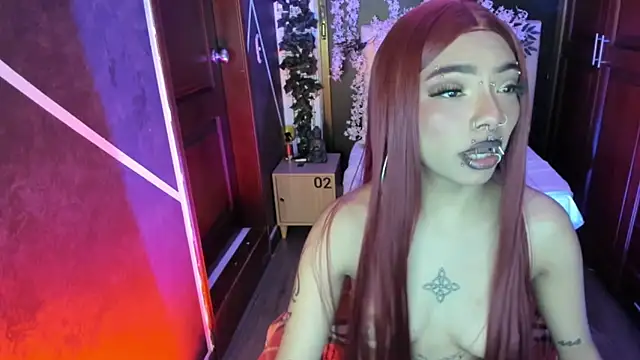 Snapshot of SexyNaf chatting on October 15, 8:33 pm SexyNaf online show from October 15, 8:33 pm