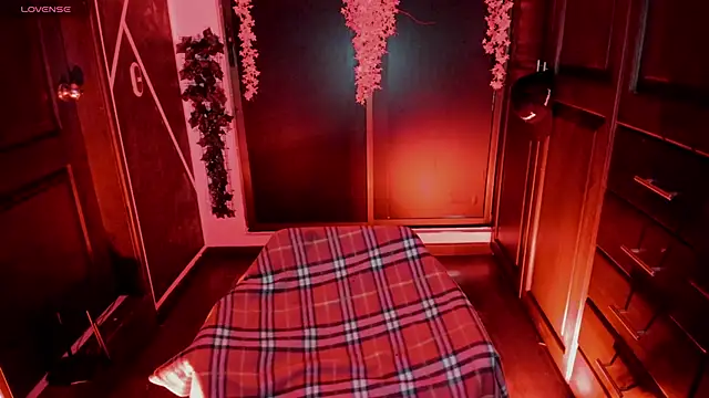 Snapshot of SexyNaf chatting on October 31, 7:51 pm SexyNaf online show from October 31, 7:51 pm