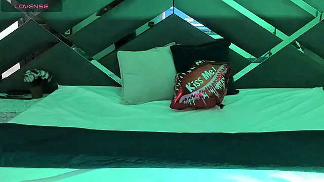 Snapshot of SexyNaf chatting on October 7, 7:29 pm SexyNaf online show from October 7, 7:29 pm