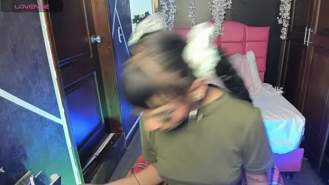 Snapshot of SexyNaf chatting on October 21, 7:29 pm SexyNaf online show from October 21, 7:29 pm