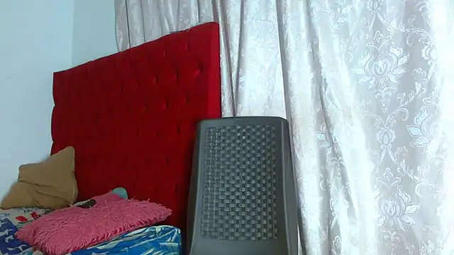 Snapshot of cristinamontiel chatting on October 3, 2:44 pm cristinamontiel online show from October 3, 2:44 pm