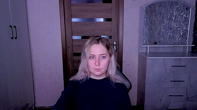 Kristy-Max online show from June 23, 9:57 pm