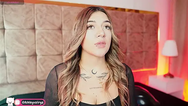 ashleyvalirya online show from February 23, 4:02 am