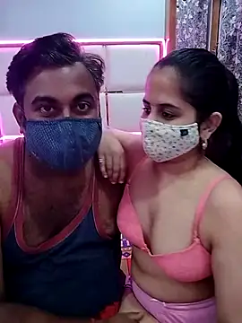 Snapshot of delstrip_couple chatting on September 28, 5:18 pm delstrip couple online show from September 28, 5:18 pm