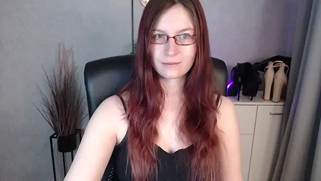 emmaxDelight online show from February 17, 6:46 am