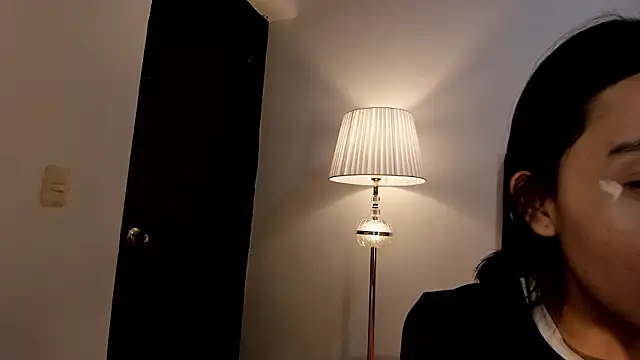 lilithTeen1  online show from February 24, 7:18 am