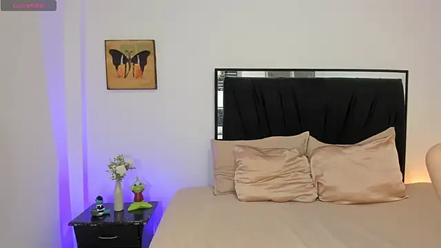 lilithTeen1  online show from October 16, 2:25 am