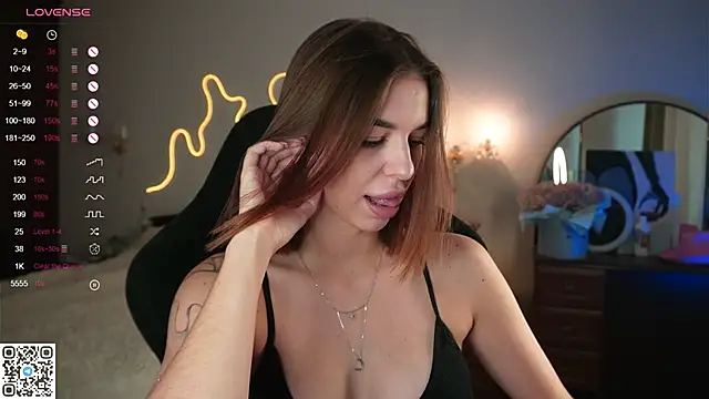 julianymphh online show from September 11, 8:36 am