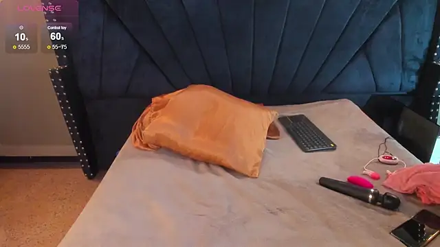 Snapshot of NIKI_SANTANA chatting on September 18, 4:00 am NIKI SANTANA online show from September 18, 4:00 am