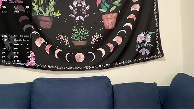 Aria Fields online show from October 6, 3:40 pm