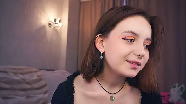 Snapshot of DevonaBucher chatting on October 11, 5:12 am DevonaBucher online show from October 11, 5:12 am