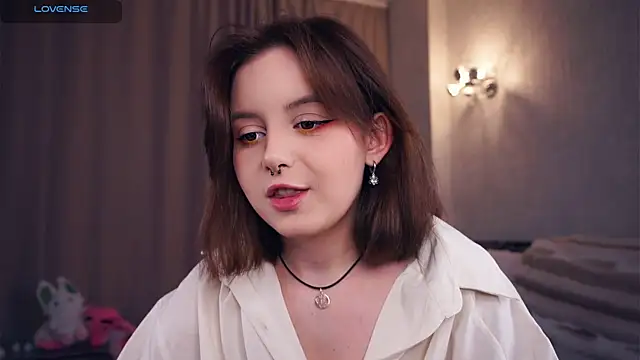 Snapshot of DevonaBucher chatting on October 7, 5:34 am DevonaBucher online show from October 7, 5:34 am