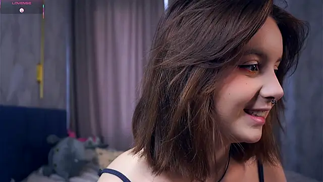 Snapshot of DevonaBucher chatting on October 24, 6:42 am DevonaBucher online show from October 24, 6:42 am