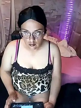 Snapshot of JOSSYANNE chatting on September 14, 7:17 am JOSSYANNE online show from September 14, 7:17 am