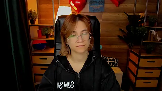 Moon13152 online show from October 23, 8:48 pm