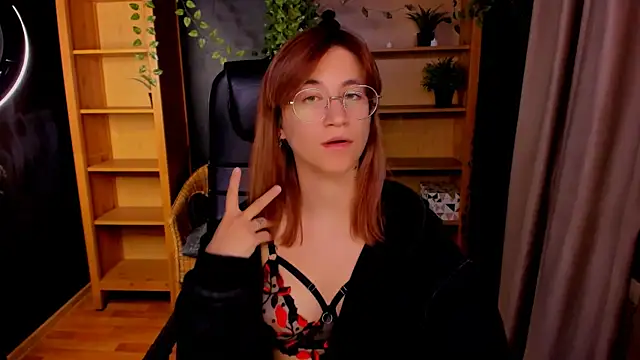 Moon13152 online show from October 4, 9:08 pm