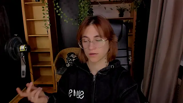 Moon13152 online show from October 22, 8:36 pm