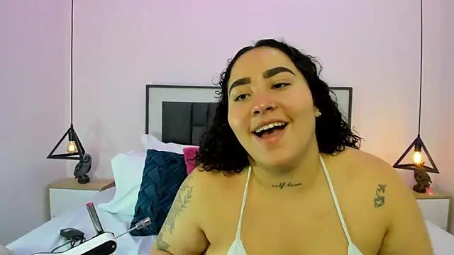 Snapshot of Ayla_martinez chatting on October 28, 2:28 am Ayla martinez online show from October 28, 2:28 am