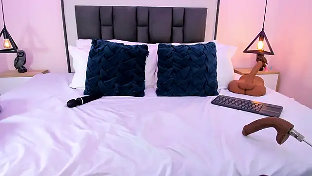 Snapshot of Ayla_martinez chatting on October 30, 2:47 am Ayla martinez online show from October 30, 2:47 am