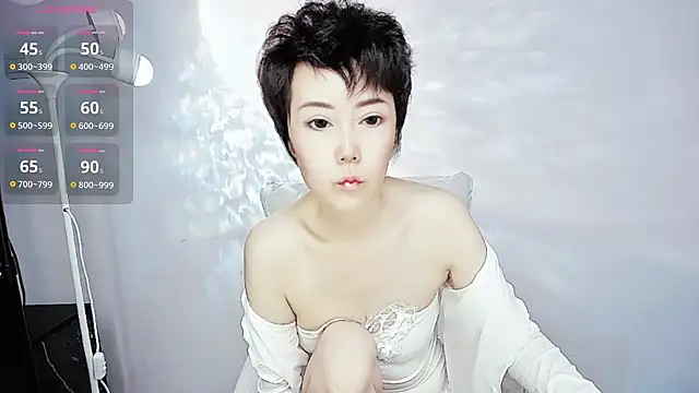 Snapshot of 9ering-Er chatting on October 31, 9:08 pm 9ering-Er online show from October 31, 9:08 pm