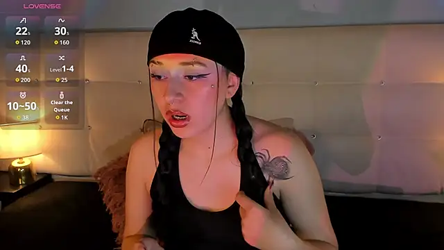 Zowi Hottiee online show from September 16, 3:03 am