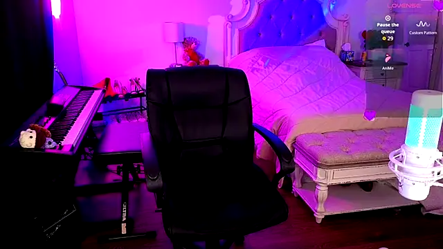 JasmineWinters online show from April 5, 12:37 pm