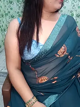 Snapshot of Cute-Raashii chatting on September 24, 1:04 am Cute-Raashii online show from September 24, 1:04 am