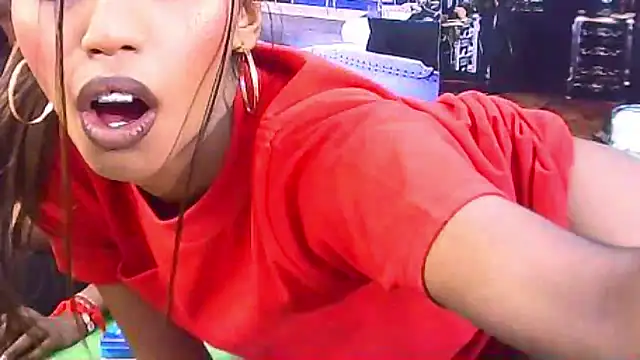 Snapshot of IndianSexySlender chatting on October 28, 9:26 am IndianSexySlender online show from October 28, 9:26 am