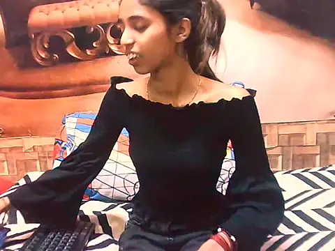 Snapshot of IndianSexySlender chatting on October 6, 5:13 am IndianSexySlender online show from October 6, 5:13 am