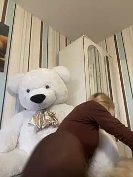 Snapshot of Liya_my chatting on October 24, 2:13 pm Liya my online show from October 24, 2:13 pm