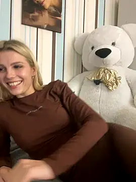 Snapshot of Liya_my chatting on October 14, 6:32 pm Liya my online show from October 14, 6:32 pm