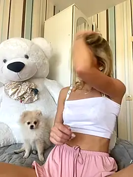 Snapshot of Liya_my chatting on September 25, 11:42 am Liya my online show from September 25, 11:42 am