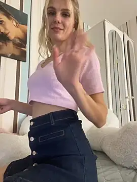 Snapshot of Liya_my chatting on October 22, 6:13 pm Liya my online show from October 22, 6:13 pm