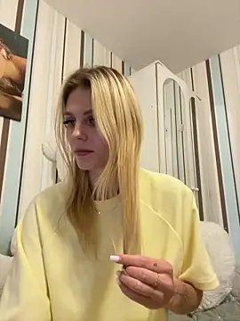 Snapshot of Liya_my chatting on October 1, 4:34 pm Liya my online show from October 1, 4:34 pm