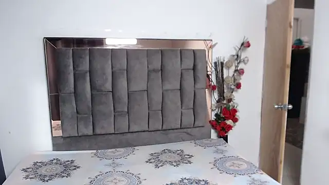 Angelinna Milf online show from October 23, 7:20 pm