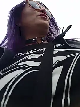 sophie banger online show from April 5, 8:30 pm