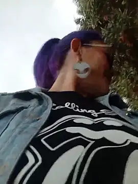 Snapshot of sophie_banger chatting on October 18, 9:16 pm sophie banger online show from October 18, 9:16 pm