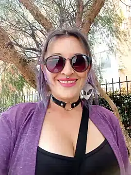 Snapshot of sophie_banger chatting on October 5, 5:18 pm sophie banger online show from October 5, 5:18 pm