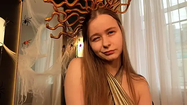 Snapshot of CassieCool chatting on October 31, 1:15 pm CassieCool online show from October 31, 1:15 pm