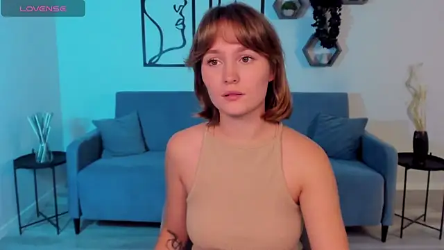 BritnieCute online show from November 7, 5:46 am