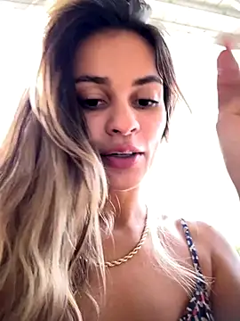 Snapshot of cuteluci_ chatting on September 25, 7:45 pm cuteluci online show from September 25, 7:45 pm