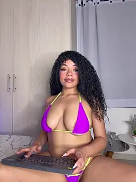 Alyssa Houston online show from October 3, 3:00 am