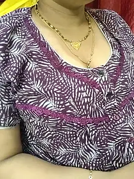 Snapshot of samitasharma chatting on October 2, 11:37 am samitasharma online show from October 2, 11:37 am