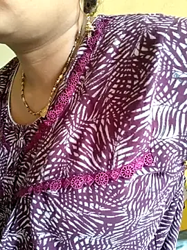 Snapshot of samitasharma chatting on October 19, 5:42 am samitasharma online show from October 19, 5:42 am