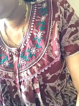 Snapshot of samitasharma chatting on October 28, 3:23 am samitasharma online show from October 28, 3:23 am