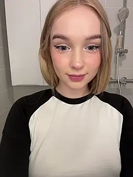 Baby Tiny online show from May 6, 7:29 pm