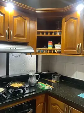 karla nill online show from November 10, 4:57 pm