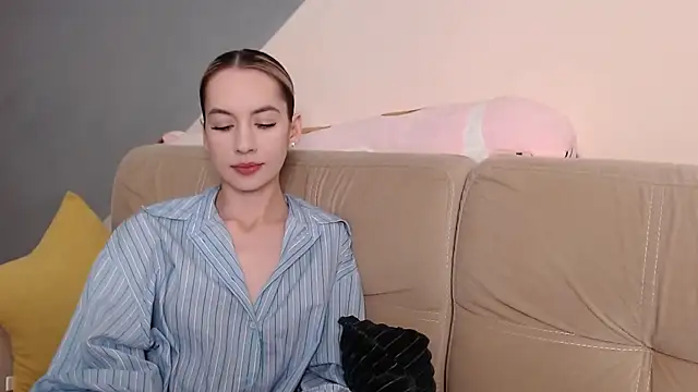 Snapshot of AmbrielHailey chatting on October 25, 7:10 pm AmbrielHailey online show from October 25, 7:10 pm